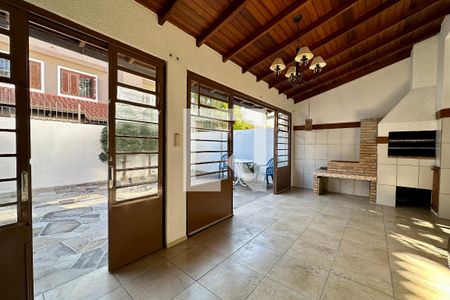 Casa à venda com 140m², 4 quartos e 2 vagasChurrasqueira