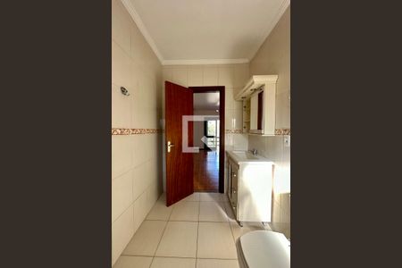 Casa à venda com 140m², 4 quartos e 2 vagasBanheiro da Suíte