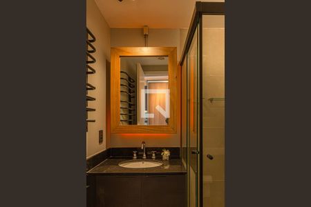 Banheiro de kitnet/studio para alugar com 1 quarto, 24m² em Consolação, São Paulo