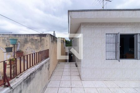Casa à venda com 150m², 3 quartos e 2 vagas Casa à venda com 150m², 3 quartos e 2 vagasTerraço