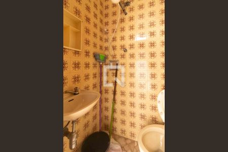 Casa à venda com 150m², 3 quartos e 2 vagas Casa à venda com 150m², 3 quartos e 2 vagasBanheiro de serviço