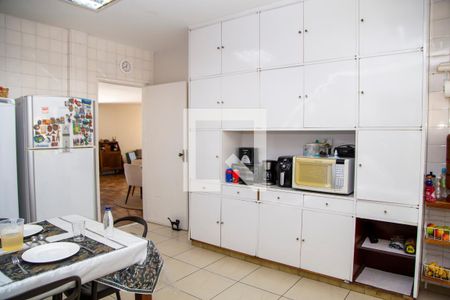 Apartamento à venda com 271m², 3 quartos e 2 vagasCozinha