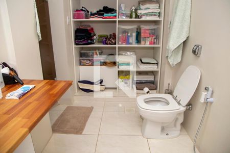 Apartamento à venda com 271m², 3 quartos e 2 vagasBanheiro da Suíte