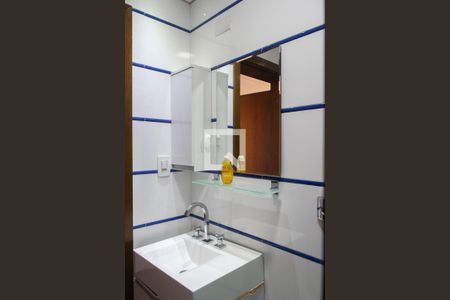 Casa à venda com 258m², 3 quartos e 3 vagas Casa à venda com 258m², 3 quartos e 3 vagasBanheiro Quarto 3