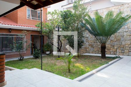 Casa à venda com 258m², 3 quartos e 3 vagas Casa à venda com 258m², 3 quartos e 3 vagasQuintal