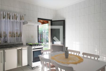 Casa à venda com 258m², 3 quartos e 3 vagas Casa à venda com 258m², 3 quartos e 3 vagasCozinha Edícula