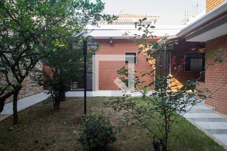 Casa à venda com 258m², 3 quartos e 3 vagas Casa à venda com 258m², 3 quartos e 3 vagasQuintal