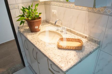 Casa à venda com 258m², 3 quartos e 3 vagas Casa à venda com 258m², 3 quartos e 3 vagasBanheiro Edícula