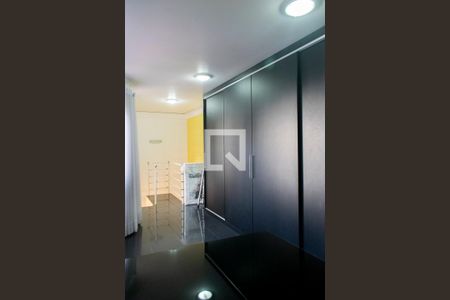 Casa à venda com 258m², 3 quartos e 3 vagas Casa à venda com 258m², 3 quartos e 3 vagasEscritório