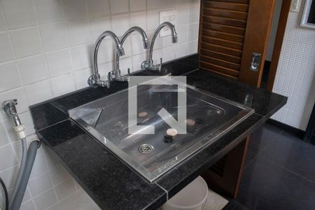 Casa à venda com 258m², 3 quartos e 3 vagas Casa à venda com 258m², 3 quartos e 3 vagasÁrea de Serviço