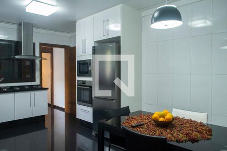 Casa à venda com 258m², 3 quartos e 3 vagas Casa à venda com 258m², 3 quartos e 3 vagasCozinha