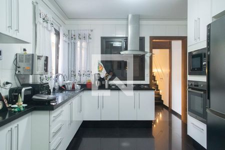 Casa à venda com 258m², 3 quartos e 3 vagas Casa à venda com 258m², 3 quartos e 3 vagasCozinha