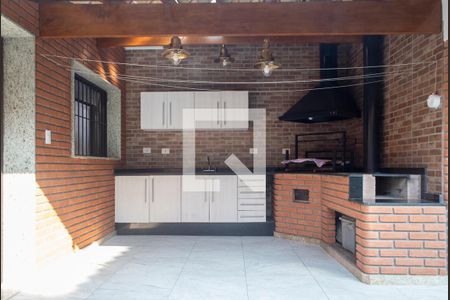 Casa à venda com 258m², 3 quartos e 3 vagas Casa à venda com 258m², 3 quartos e 3 vagasQuintal