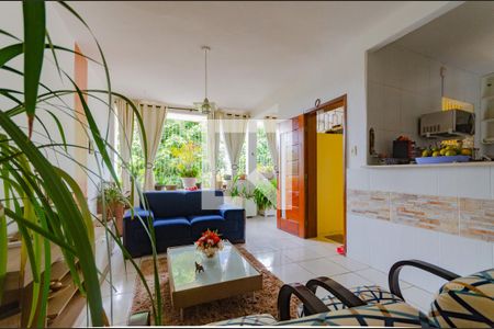 Sala de Estar de casa para alugar com 4 quartos, 349m² em Liberdade, Salvador