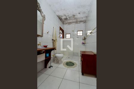 Casa à venda com 304m², 3 quartos e 2 vagasBanheiro da Suíte