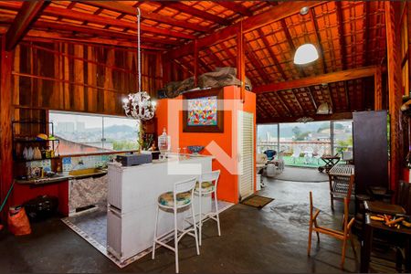 Casa à venda com 304m², 3 quartos e 2 vagasVaranda