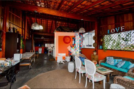 Casa à venda com 304m², 3 quartos e 2 vagasVaranda 