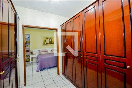 Casa à venda com 304m², 3 quartos e 2 vagasCloset da suíte