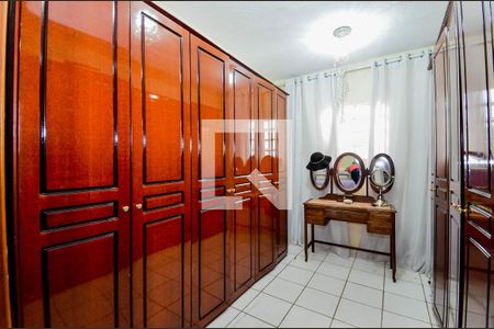 Casa à venda com 304m², 3 quartos e 2 vagasCloset da suíte