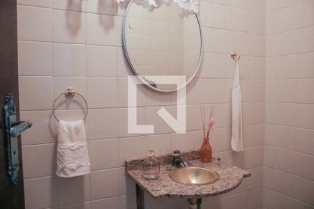 Casa à venda com 124m², 5 quartos e 2 vagasLavabo