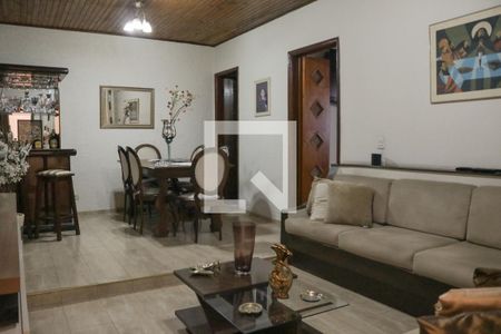 Casa à venda com 124m², 5 quartos e 2 vagasSala 1