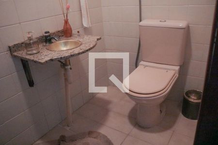 Casa à venda com 124m², 5 quartos e 2 vagasLavabo