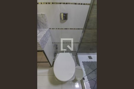 Casa de condomínio à venda com 308m², 6 quartos e 2 vagas Casa de condomínio à venda com 308m², 6 quartos e 2 vagasBanheiro da Suíte 1