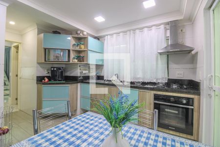 Casa de condomínio à venda com 308m², 6 quartos e 2 vagas Casa de condomínio à venda com 308m², 6 quartos e 2 vagasCozinha