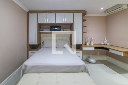 Casa de condomínio à venda com 308m², 6 quartos e 2 vagas Casa de condomínio à venda com 308m², 6 quartos e 2 vagasSuíte 3