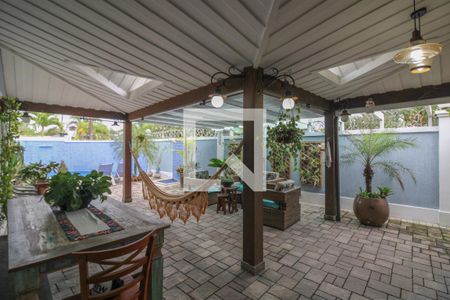 Casa de condomínio à venda com 308m², 6 quartos e 2 vagas Casa de condomínio à venda com 308m², 6 quartos e 2 vagasÁrea externa - Varanda