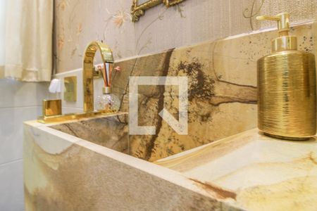 Casa de condomínio à venda com 308m², 6 quartos e 2 vagas Casa de condomínio à venda com 308m², 6 quartos e 2 vagasLavabo