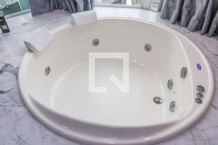 Casa de condomínio à venda com 308m², 6 quartos e 2 vagas Casa de condomínio à venda com 308m², 6 quartos e 2 vagasBanheiro da Suíte 4