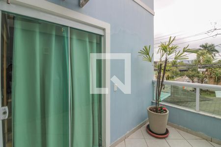 Casa de condomínio à venda com 308m², 6 quartos e 2 vagas Casa de condomínio à venda com 308m², 6 quartos e 2 vagasVaranda das Suítes 2 e 3