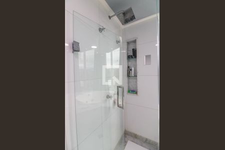 Casa de condomínio à venda com 308m², 6 quartos e 2 vagas Casa de condomínio à venda com 308m², 6 quartos e 2 vagasBanheiro da Suíte 4