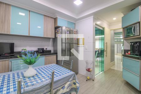 Casa de condomínio à venda com 308m², 6 quartos e 2 vagas Casa de condomínio à venda com 308m², 6 quartos e 2 vagasCozinha