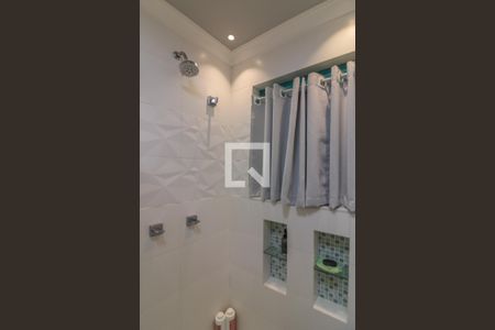 Casa de condomínio à venda com 308m², 6 quartos e 2 vagas Casa de condomínio à venda com 308m², 6 quartos e 2 vagasBanheiro das Suítes 2 e 3