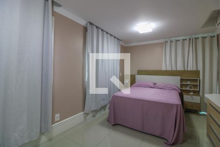 Casa de condomínio à venda com 308m², 6 quartos e 2 vagas Casa de condomínio à venda com 308m², 6 quartos e 2 vagasSuíte 2