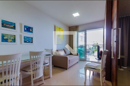 Sala de apartamento para alugar com 1 quarto, 57m² em Dois de Julho, Salvador