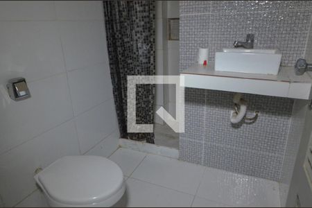 Banheiro de apartamento para alugar com 1 quarto, 30m² em Vargem Grande, Rio de Janeiro