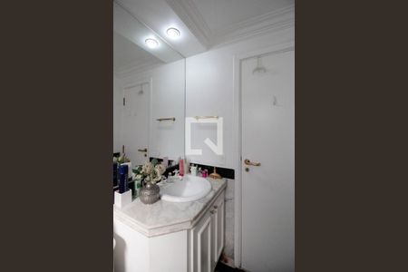 Apartamento à venda com 267m², 4 quartos e 4 vagas Apartamento à venda com 267m², 4 quartos e 4 vagasBanheiro da Suíte 3