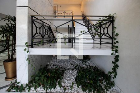 Apartamento à venda com 267m², 4 quartos e 4 vagas Apartamento à venda com 267m², 4 quartos e 4 vagasHall social