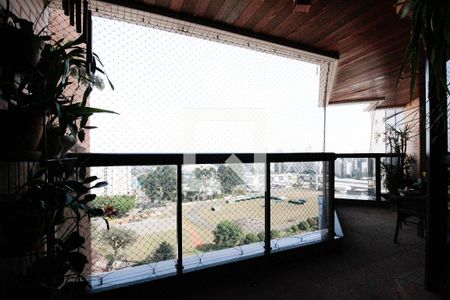 Apartamento à venda com 267m², 4 quartos e 4 vagas Apartamento à venda com 267m², 4 quartos e 4 vagasVaranda gourmet