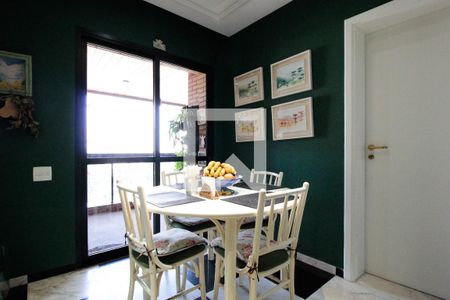 Apartamento à venda com 267m², 4 quartos e 4 vagas Apartamento à venda com 267m², 4 quartos e 4 vagasSala de Jantar