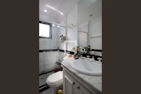 Apartamento à venda com 267m², 4 quartos e 4 vagas Apartamento à venda com 267m², 4 quartos e 4 vagasBanheiro da Suíte 3