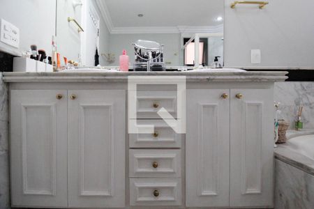 Apartamento à venda com 267m², 4 quartos e 4 vagas Apartamento à venda com 267m², 4 quartos e 4 vagasBanheiro da Suíte 4