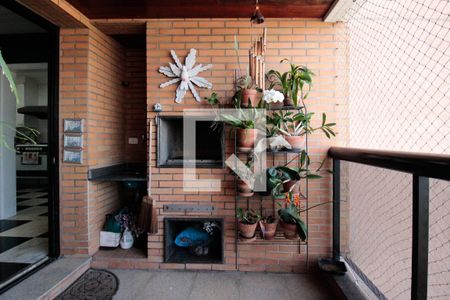 Apartamento à venda com 267m², 4 quartos e 4 vagas Apartamento à venda com 267m², 4 quartos e 4 vagasVaranda gourmet