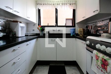 Apartamento à venda com 267m², 4 quartos e 4 vagas Apartamento à venda com 267m², 4 quartos e 4 vagasCozinha