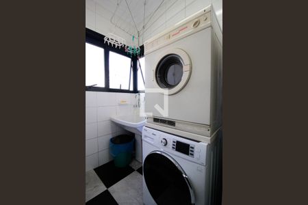 Apartamento à venda com 267m², 4 quartos e 4 vagas Apartamento à venda com 267m², 4 quartos e 4 vagasÁrea de Serviço