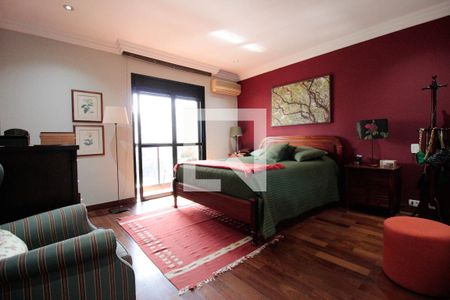 Apartamento à venda com 267m², 4 quartos e 4 vagas Apartamento à venda com 267m², 4 quartos e 4 vagasSuíte 4