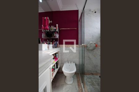 Apartamento à venda com 267m², 4 quartos e 4 vagas Apartamento à venda com 267m², 4 quartos e 4 vagasBanheiro da Suíte 2